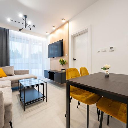 Miodowy Apartament Z Duzym Tarasem W Rewalu, Blisko Morza Exterior foto